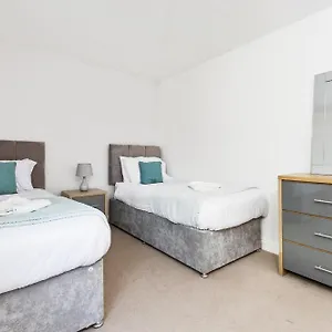 Apartment Opp B'ham - Freshly Refurbished Walls And Carpets! Big Savings Booking 7 Days Or More! Marston Green